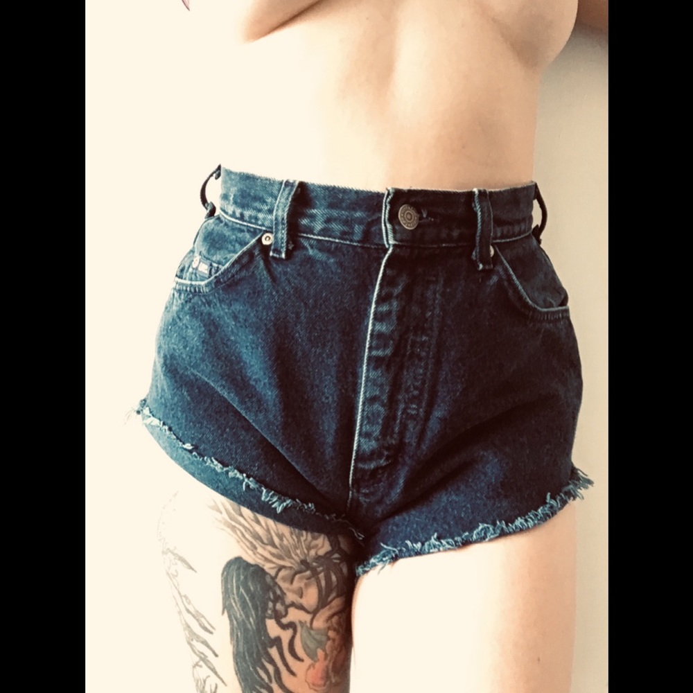 Vintage Lee High Waist riveted jean shorts blue 6 - Picture 2 of 8